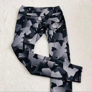 EUC Reebok Workout Pants Leggings Size Medium